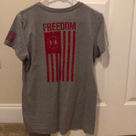 Medium Woman’s Gray T-Shirt. Like new! - Picture 2 of 2